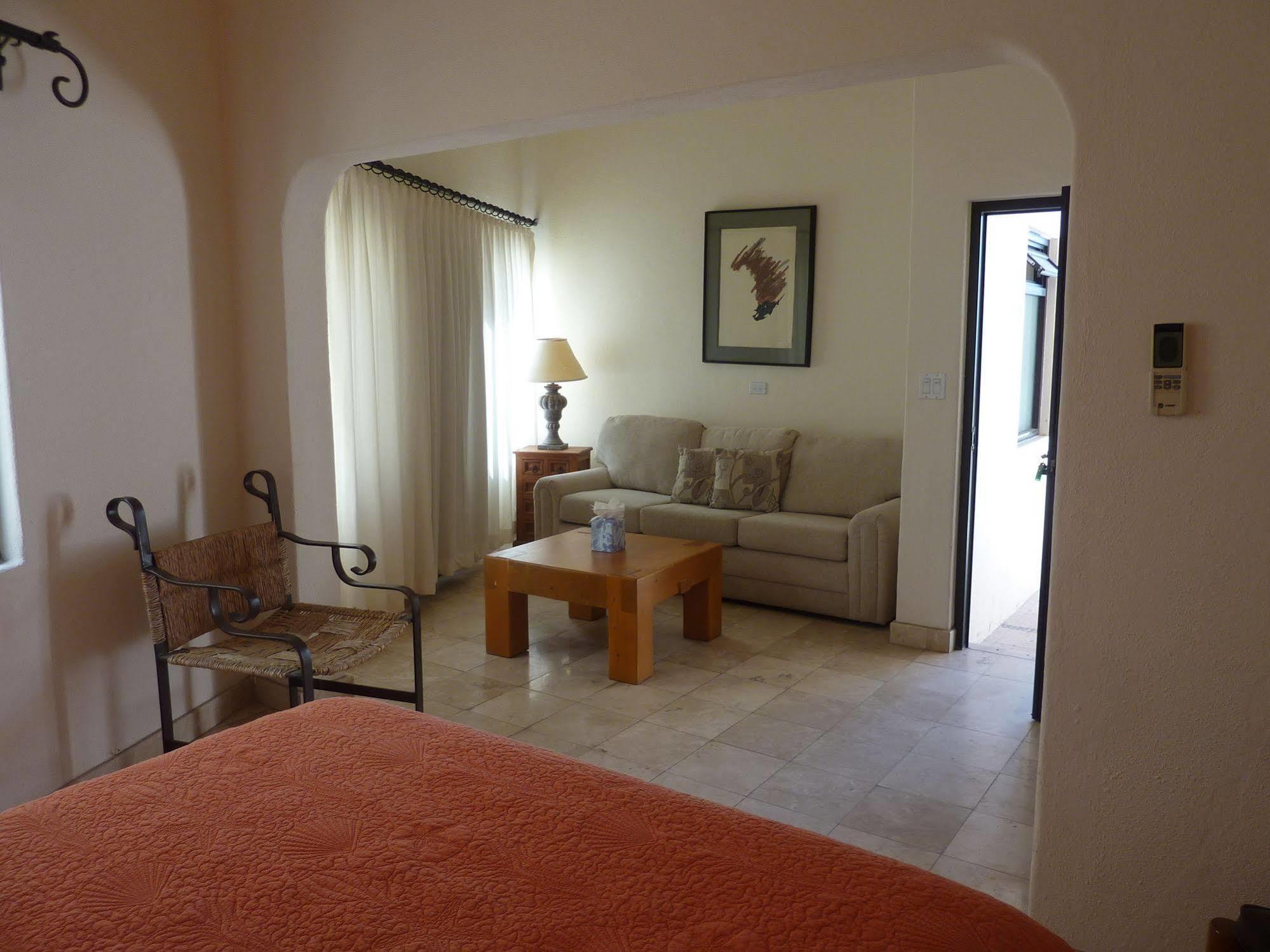 Hotel Del Sol 3*